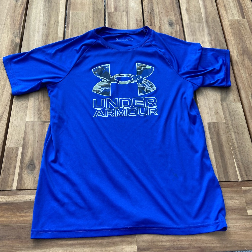 Under Armour boys top